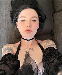 Транс дівчина бажає познайомитись