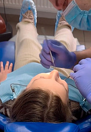 Лечение больных зубов у детей с гарантией - опытный детский стоматолог