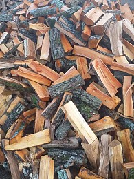 Колоті дрова твердих порід у Ківерцях
