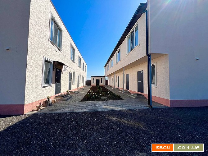Таунхаус з чудовим ремонтом на 9-му масиві Одесса - изображение 1