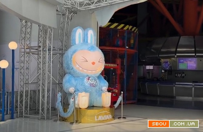 Лабубу надувной 5 м для создания образа компании увеличения продаж Київ - изображение 1