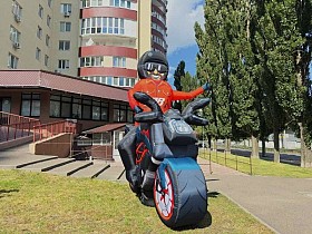 Наружная реклама человек надувной 3D копии товаров, персонажей 3.4 м