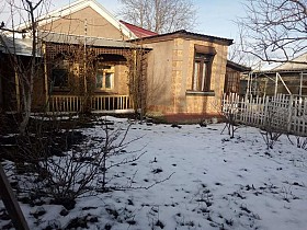 Продам невеликий будинок ,ст.м.Індустріальна