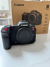 Бездзеркальна кінокамера Canon EOS R5 C