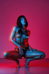 Поринь в чарівну насолоду з розкішними дівчатами в EgoStudio Київ