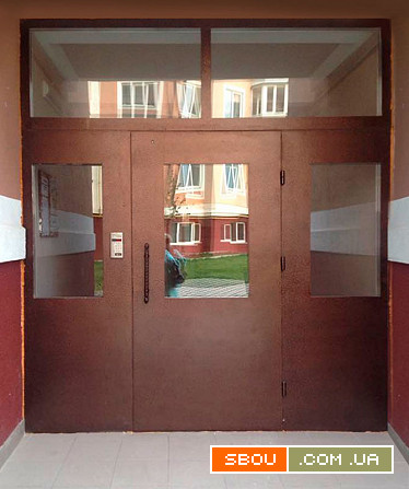 Установка металлической двери с домофоном в подъезде Белая Церковь - изображение 1