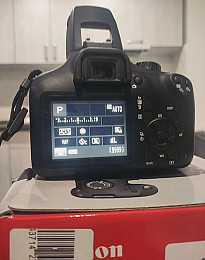 Дзеркальний фотоапарат Canon Eos 4000d