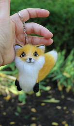 Золота лисичка брелок іграшка валяна інтерєрна лиса суверін подарунок